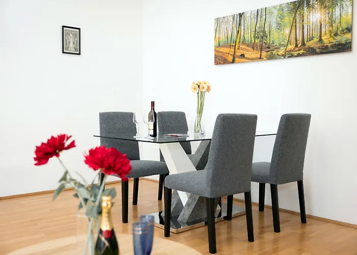 Spacious Apartman *